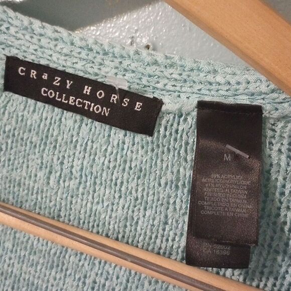 Open acrylic knit cardigan with pearlized  accent buttons - Picture 6 of 9